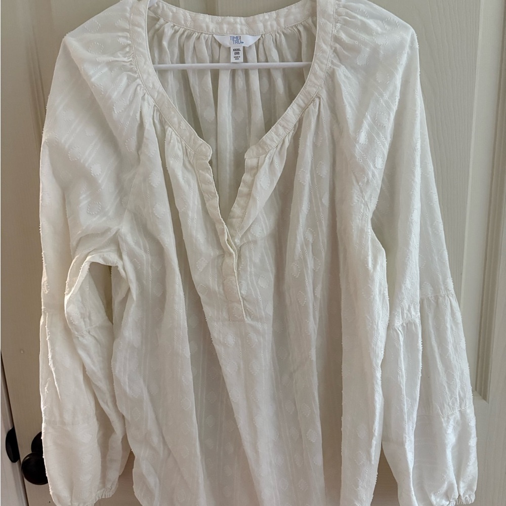 Time and Tru White Long Sleeve Relaxed Blouse
